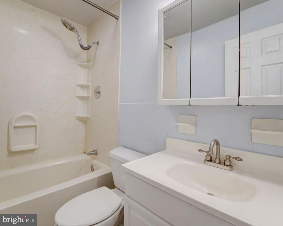 3129 Fleet St Property Photo 13