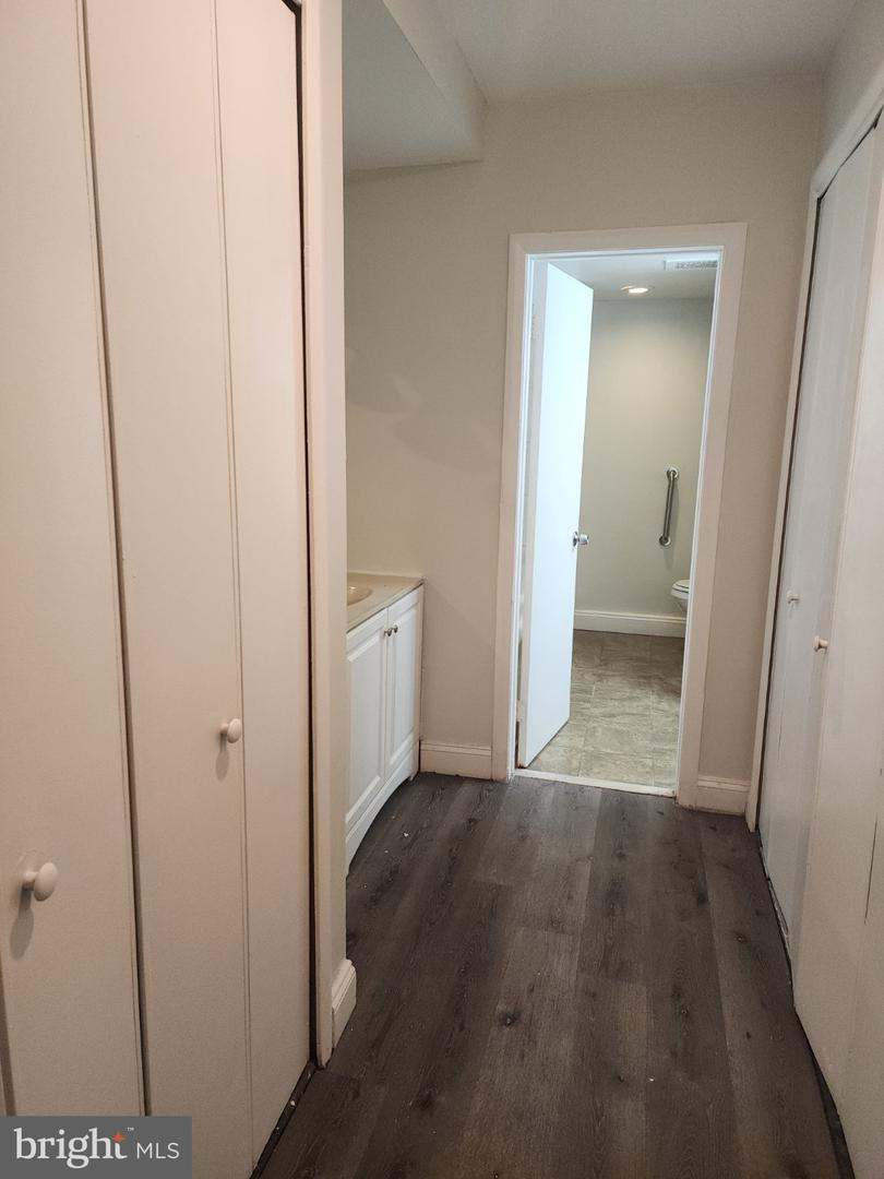 3601 Clarks Ln #220 Property Photo 11