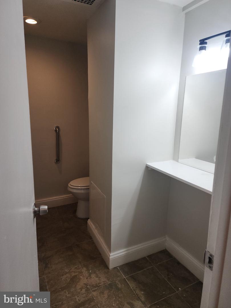3601 Clarks Ln #220 Property Photo 12