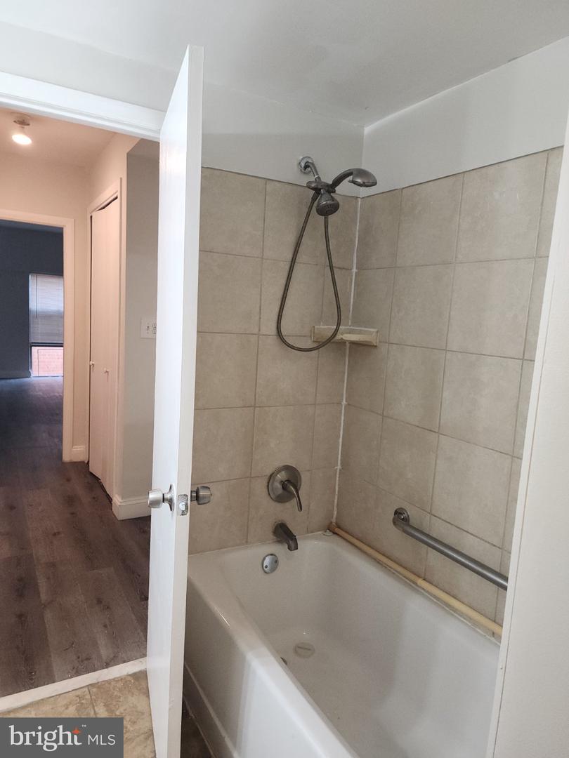3601 Clarks Ln #220 Property Photo 14