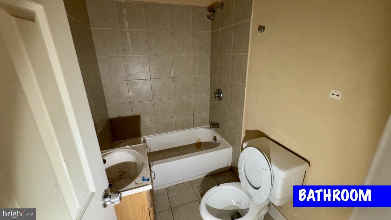 104 5th 1/2 St Property Photo 5