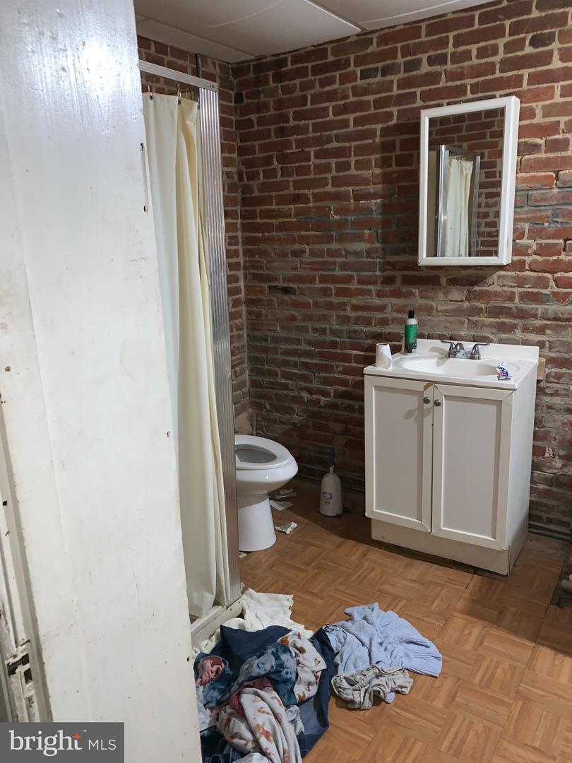 1701 Bolton St Property Photo 18