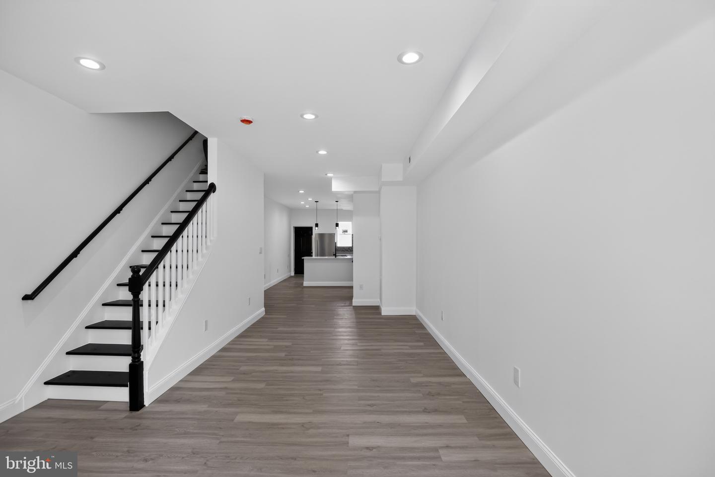 2877 Woodbrook Ave Property Photo 8