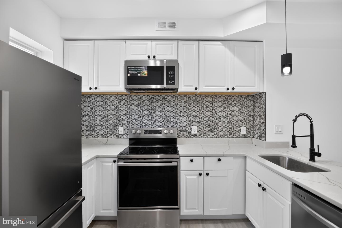 2877 Woodbrook Ave Property Photo 12
