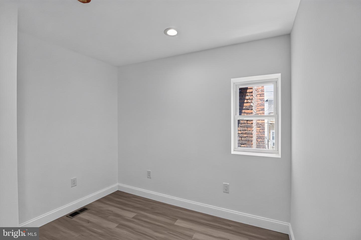 2877 Woodbrook Ave Property Photo 15