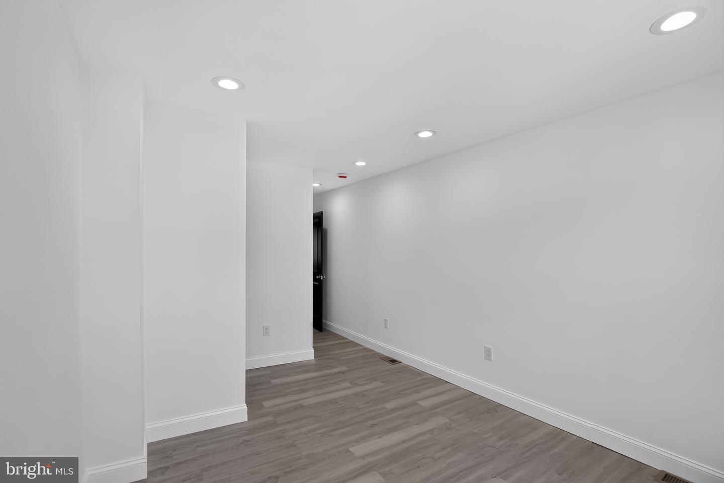2877 Woodbrook Ave Property Photo 16