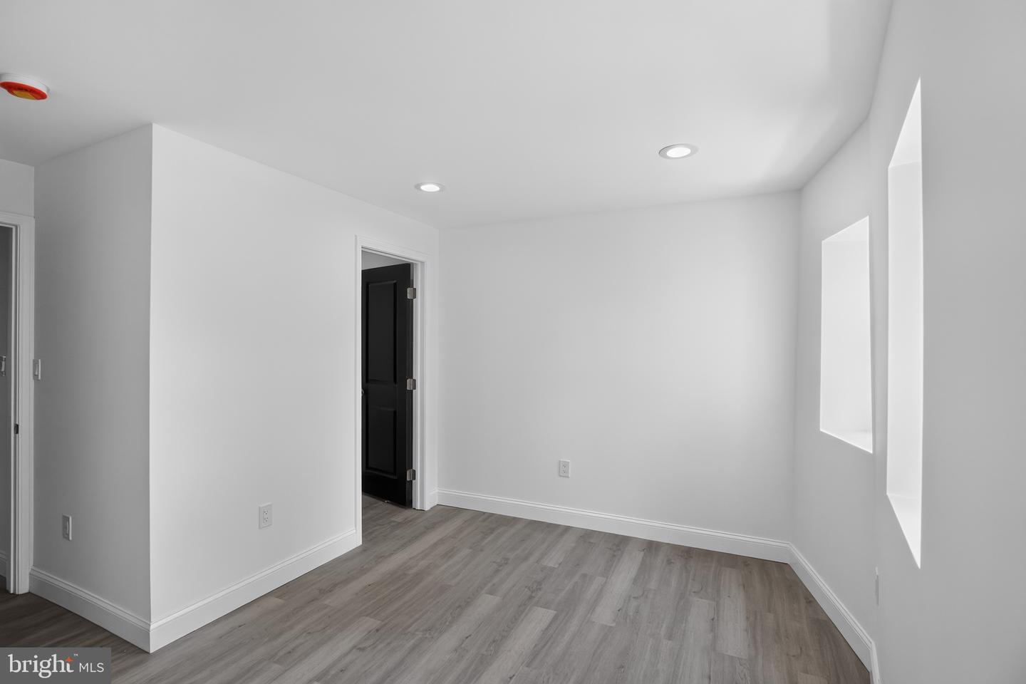 2877 Woodbrook Ave Property Photo 18