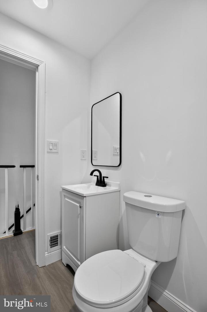 2877 Woodbrook Ave Property Photo 23