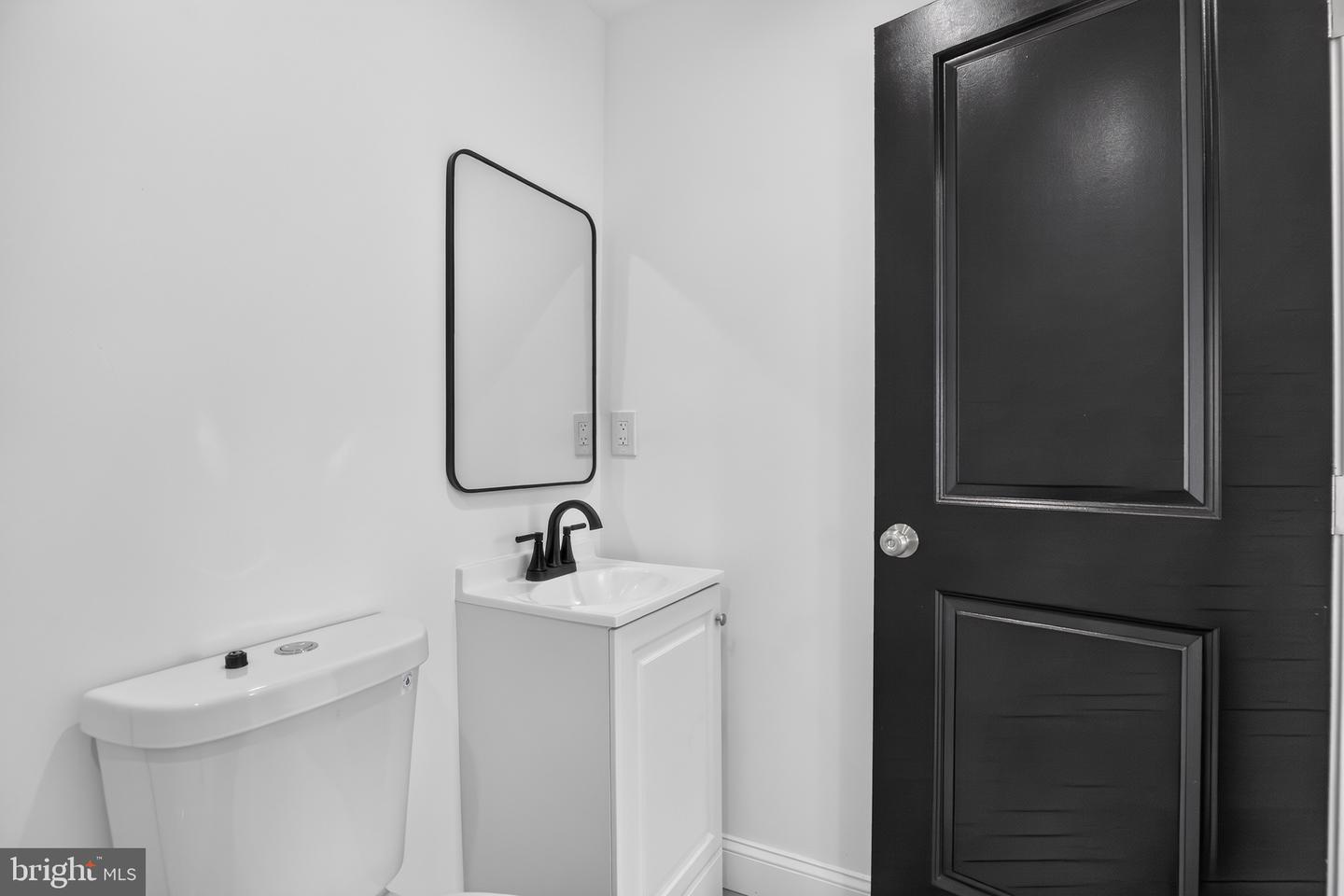 2877 Woodbrook Ave Property Photo 24