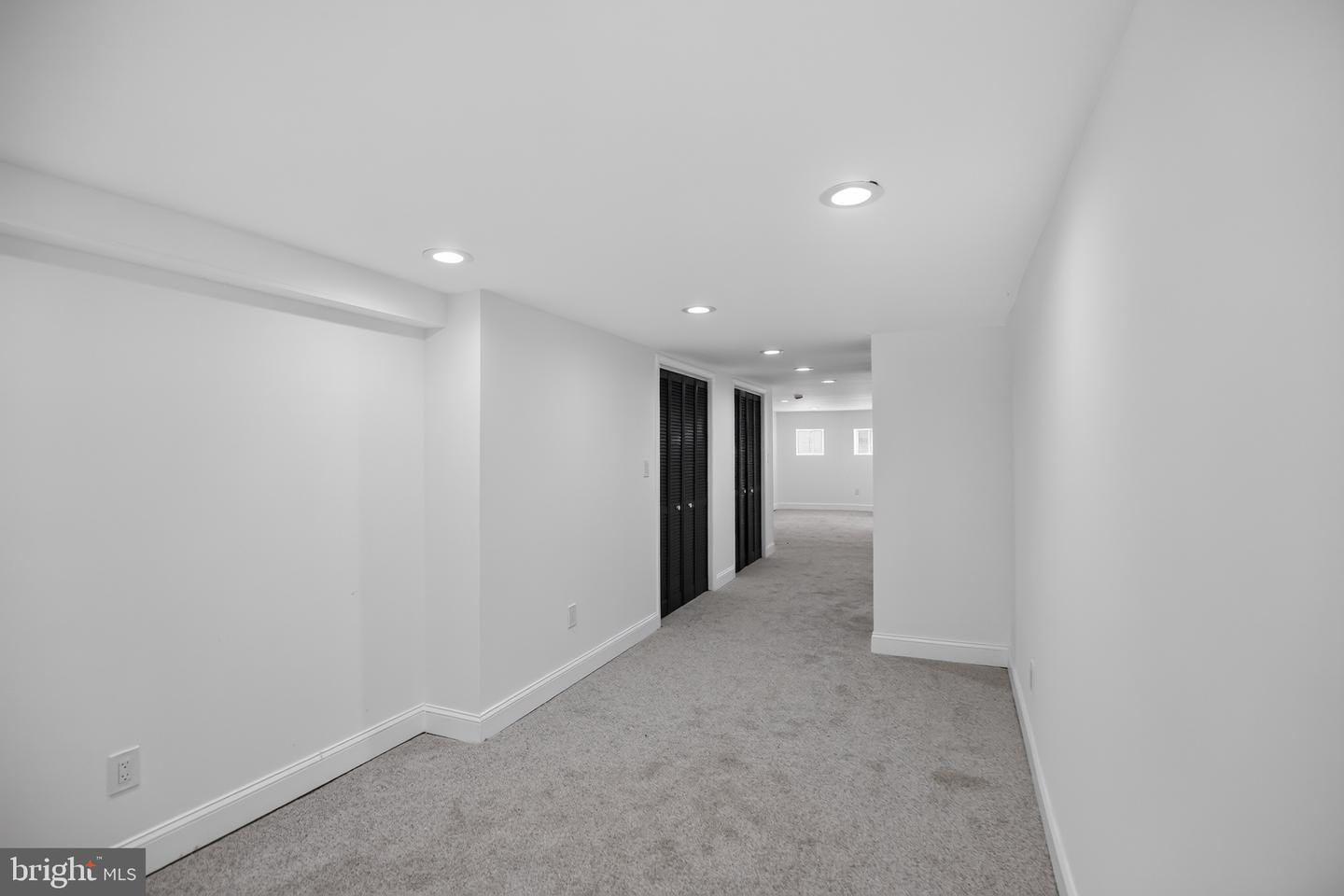 2877 Woodbrook Ave Property Photo 28