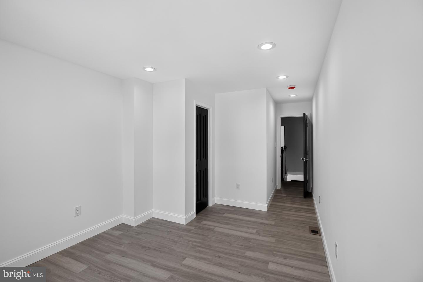 2877 Woodbrook Ave Property Photo 31