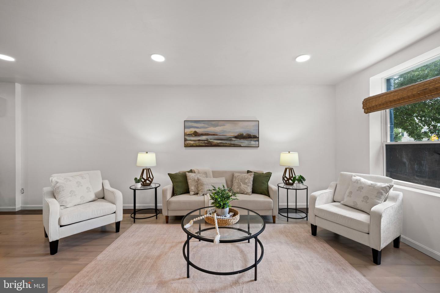 1826 Bank St Property Photo 3