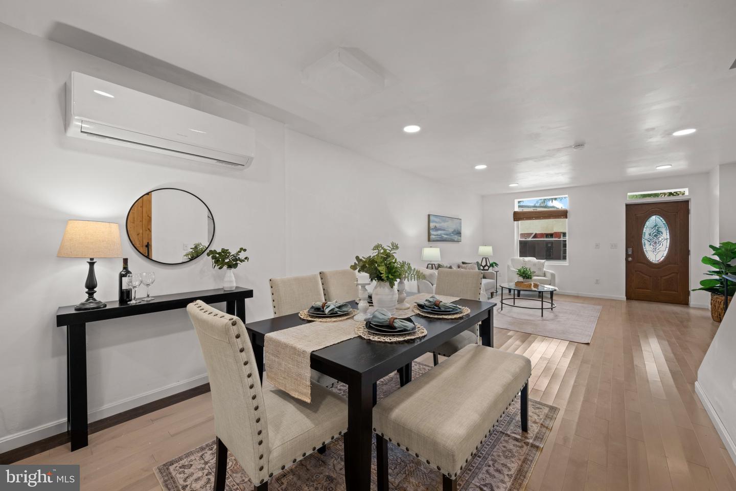 1826 Bank St Property Photo 11
