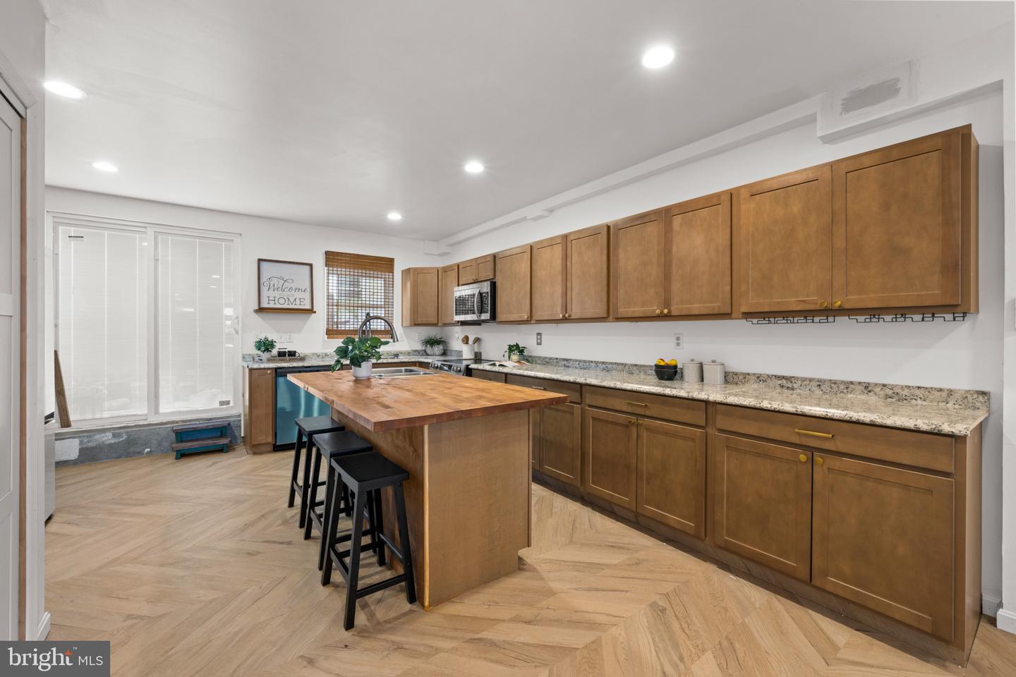 1826 Bank St Property Photo 15