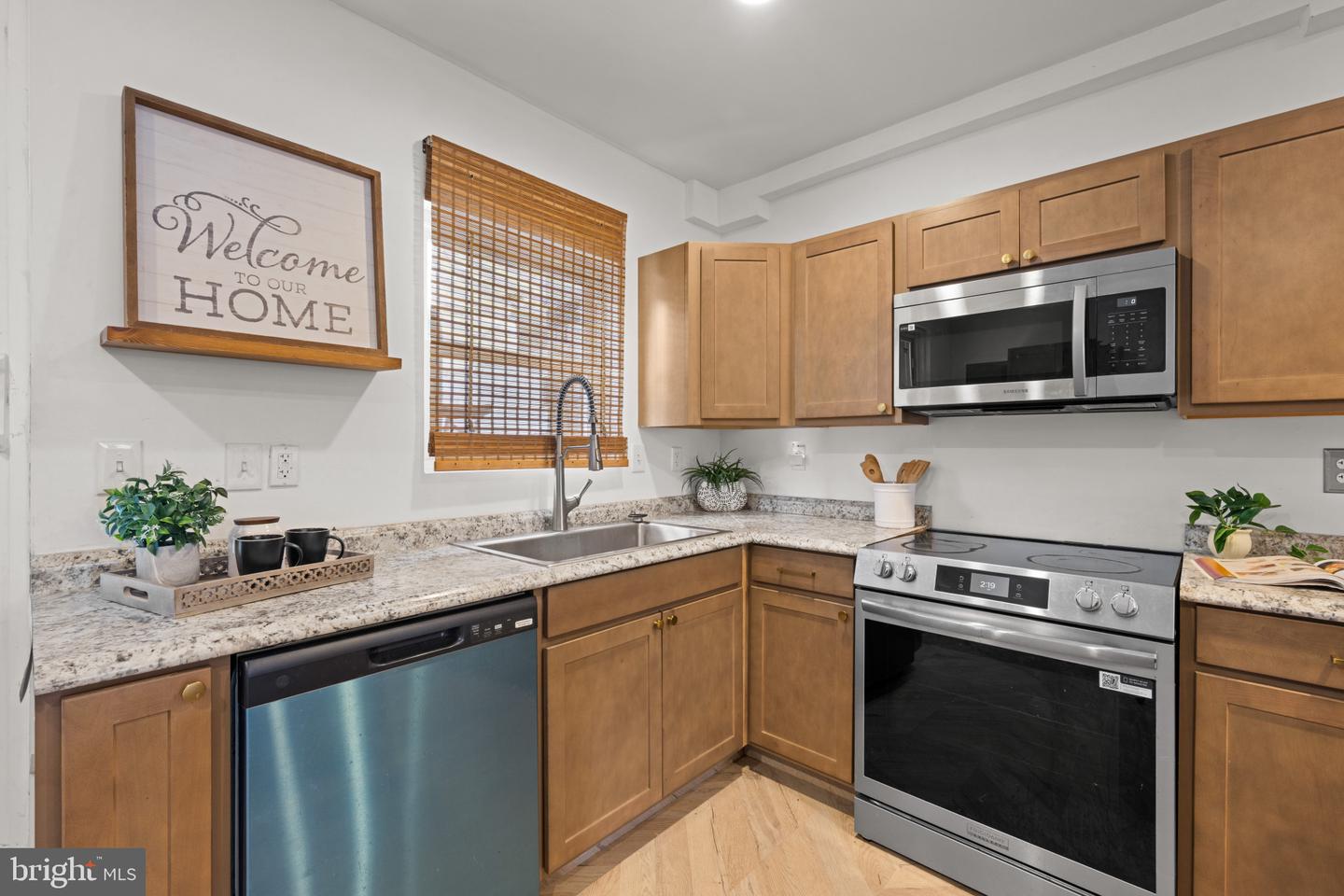 1826 Bank St Property Photo 17