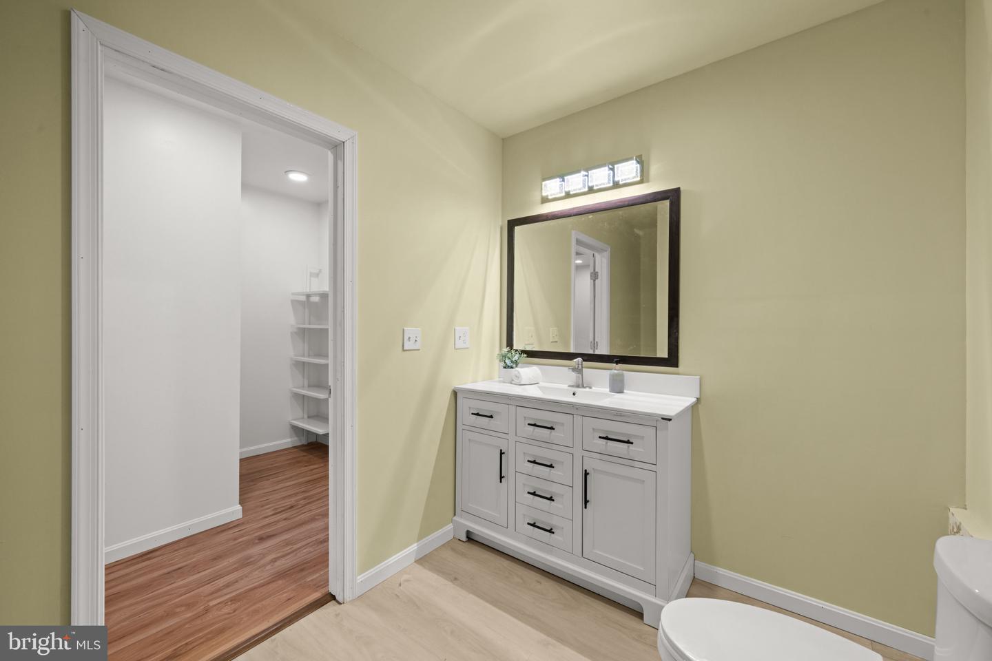 1826 Bank St Property Photo 26