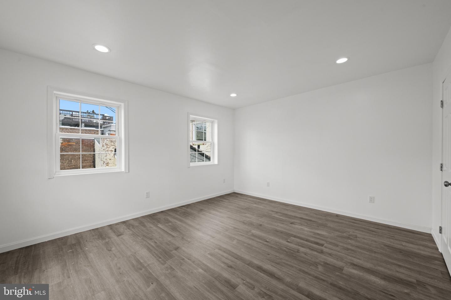 1826 Bank St Property Photo 33