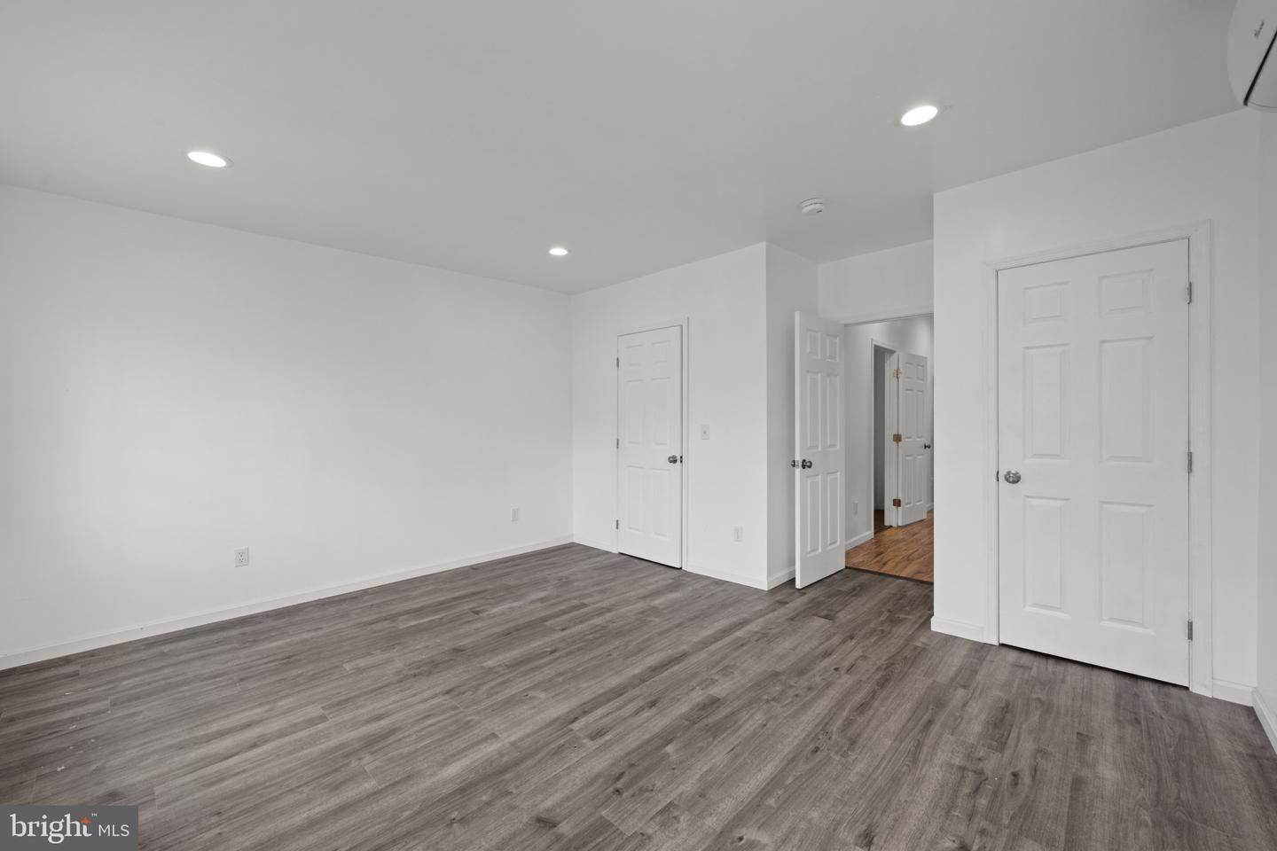 1826 Bank St Property Photo 35