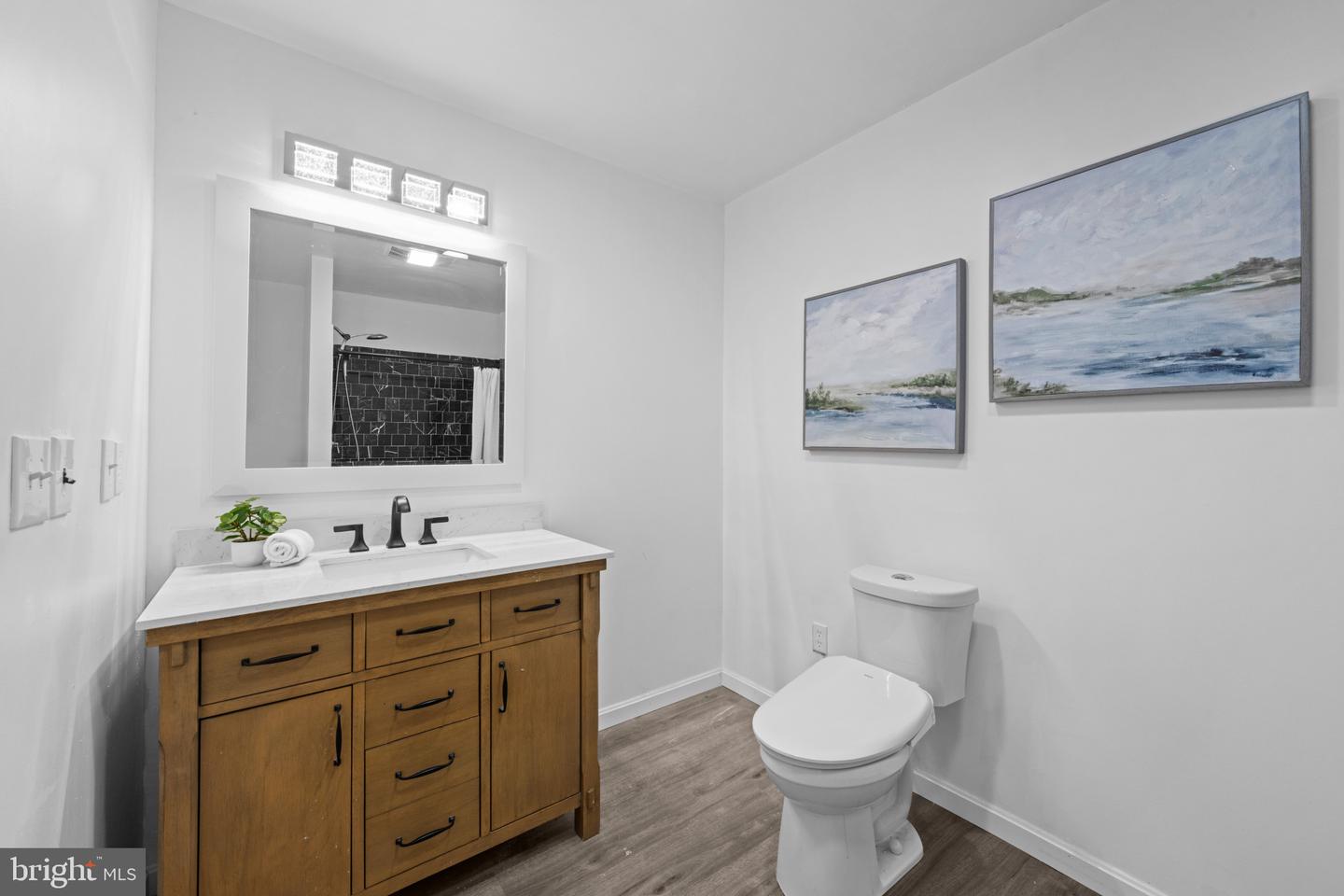 1826 Bank St Property Photo 37