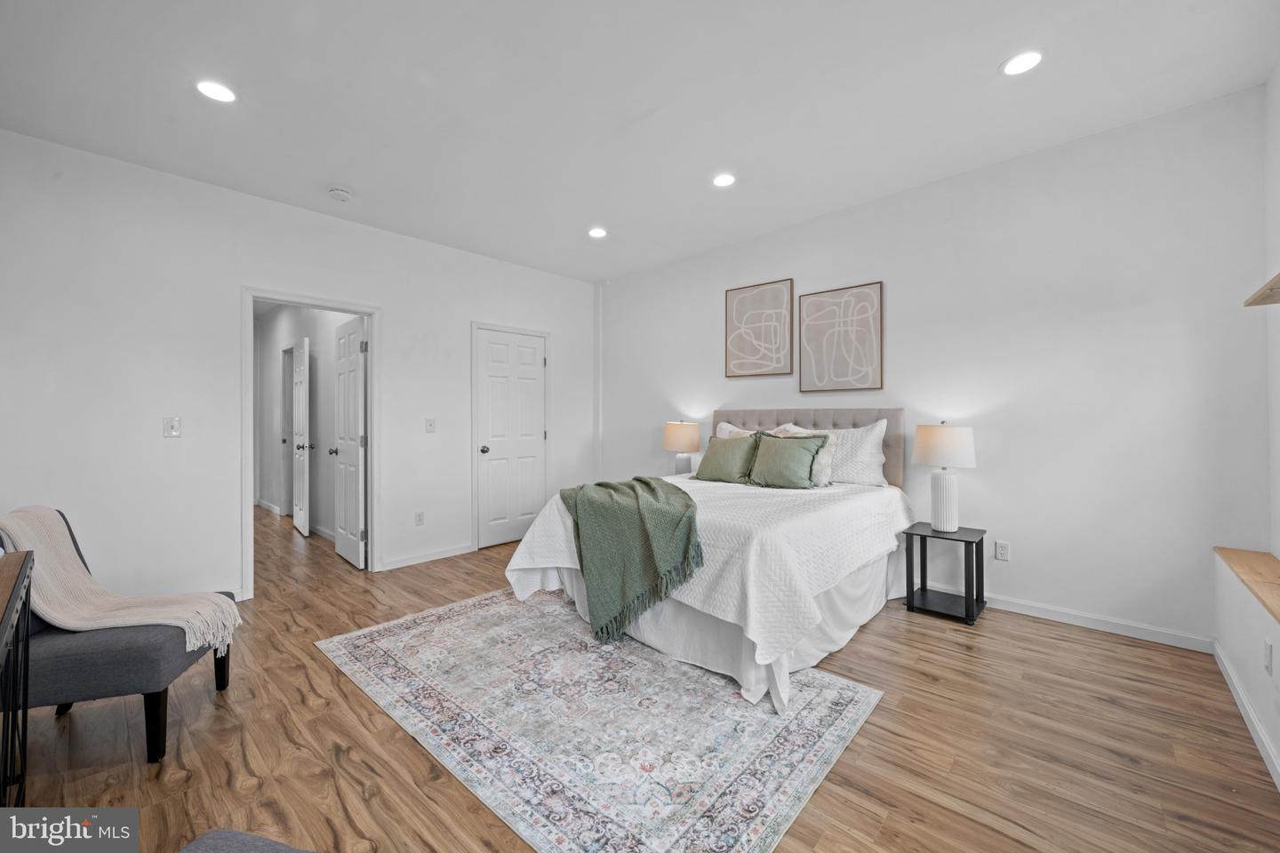 1826 Bank St Property Photo 45