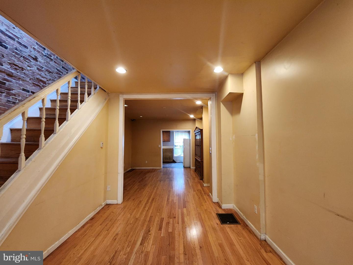 3034 Mcelderry St Property Photo 4
