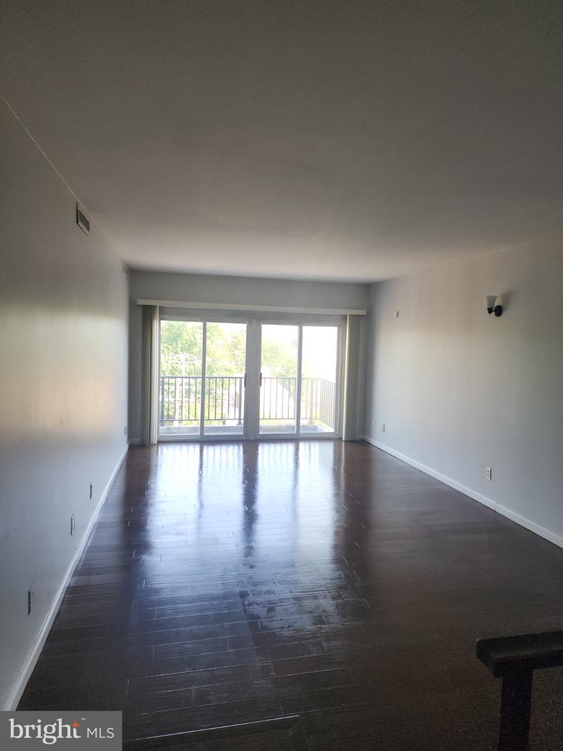 3601 Clarks Ln #516 Property Photo 2