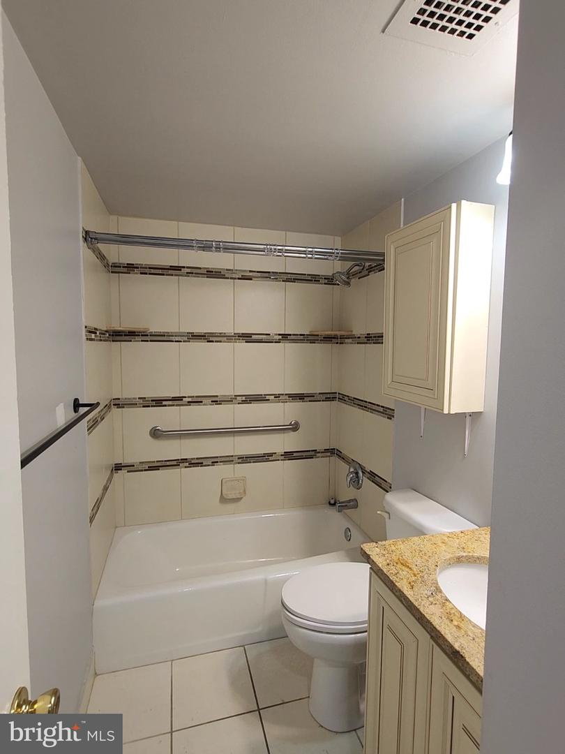 3601 Clarks Ln #516 Property Photo 13