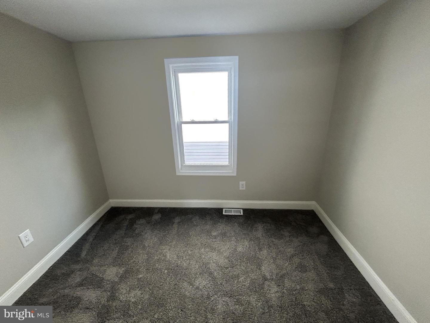556 Gold St Property Photo 14
