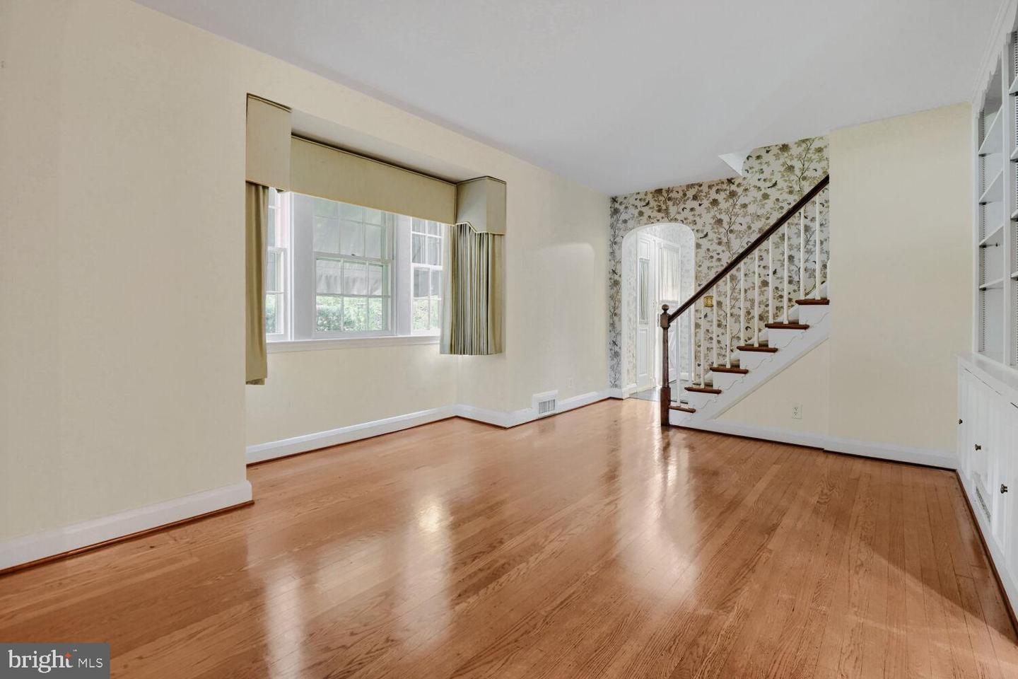 1218 Southview Rd Property Photo 4