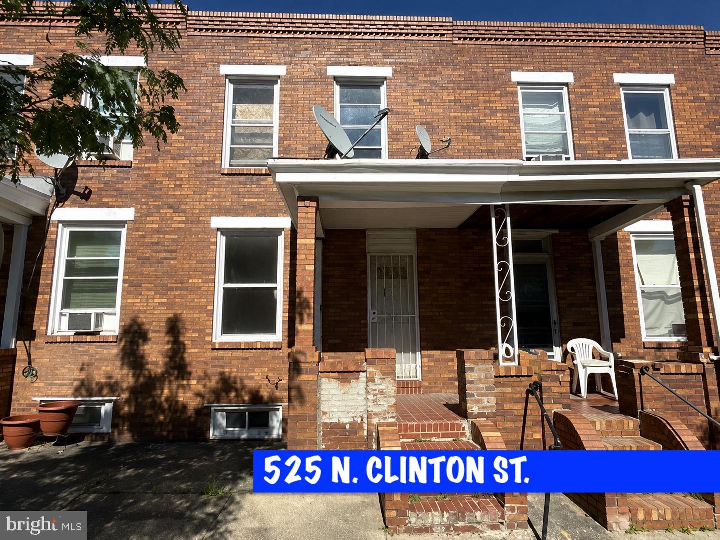 525 N CLINTON ST N Property Photo 1