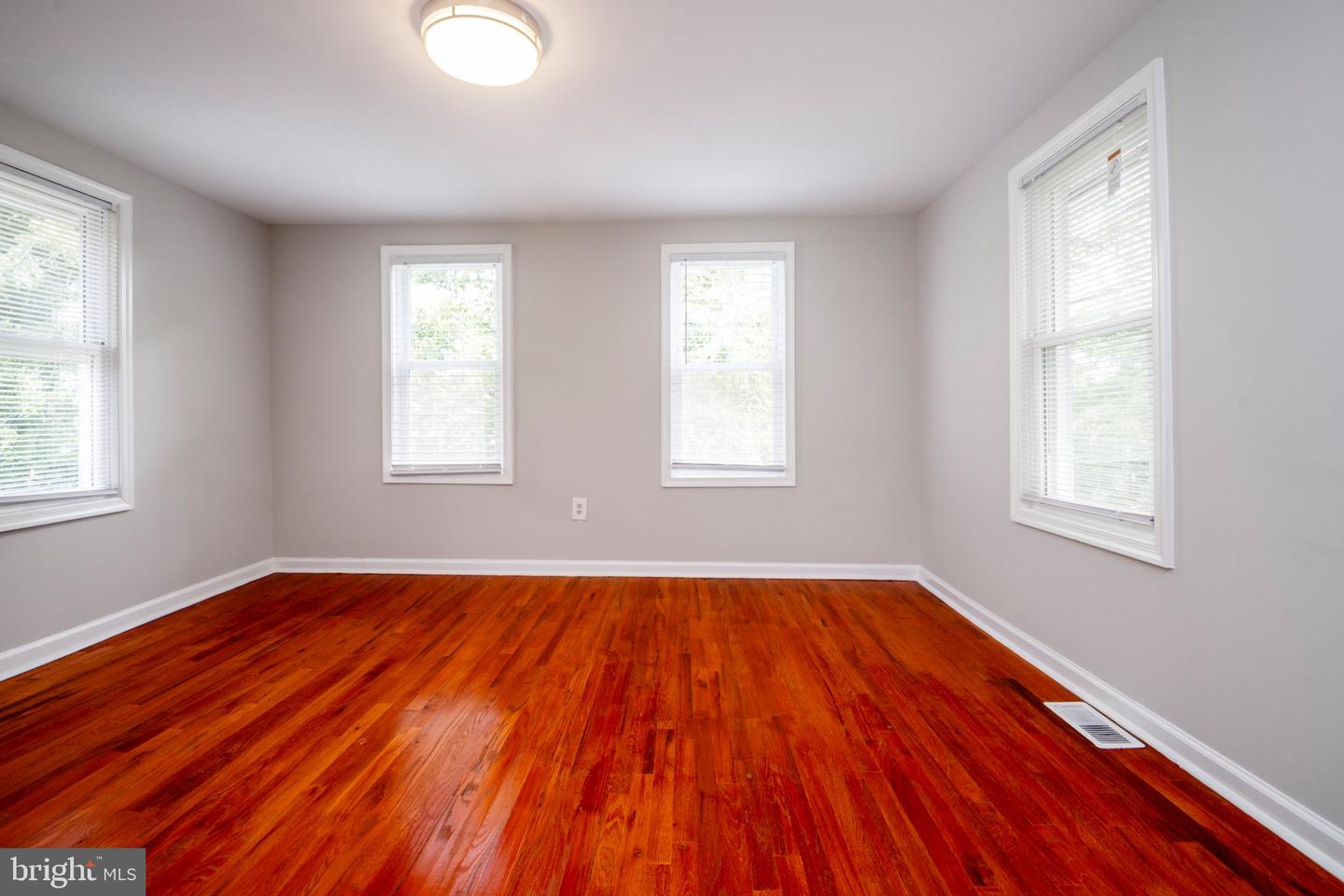 3708 7th Property Photo 17