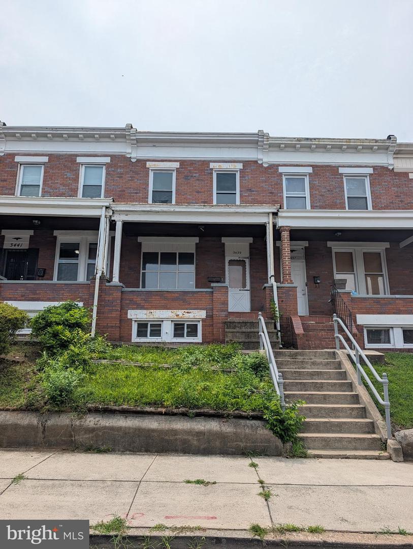 3439 KENYON AVE Property Photo 1