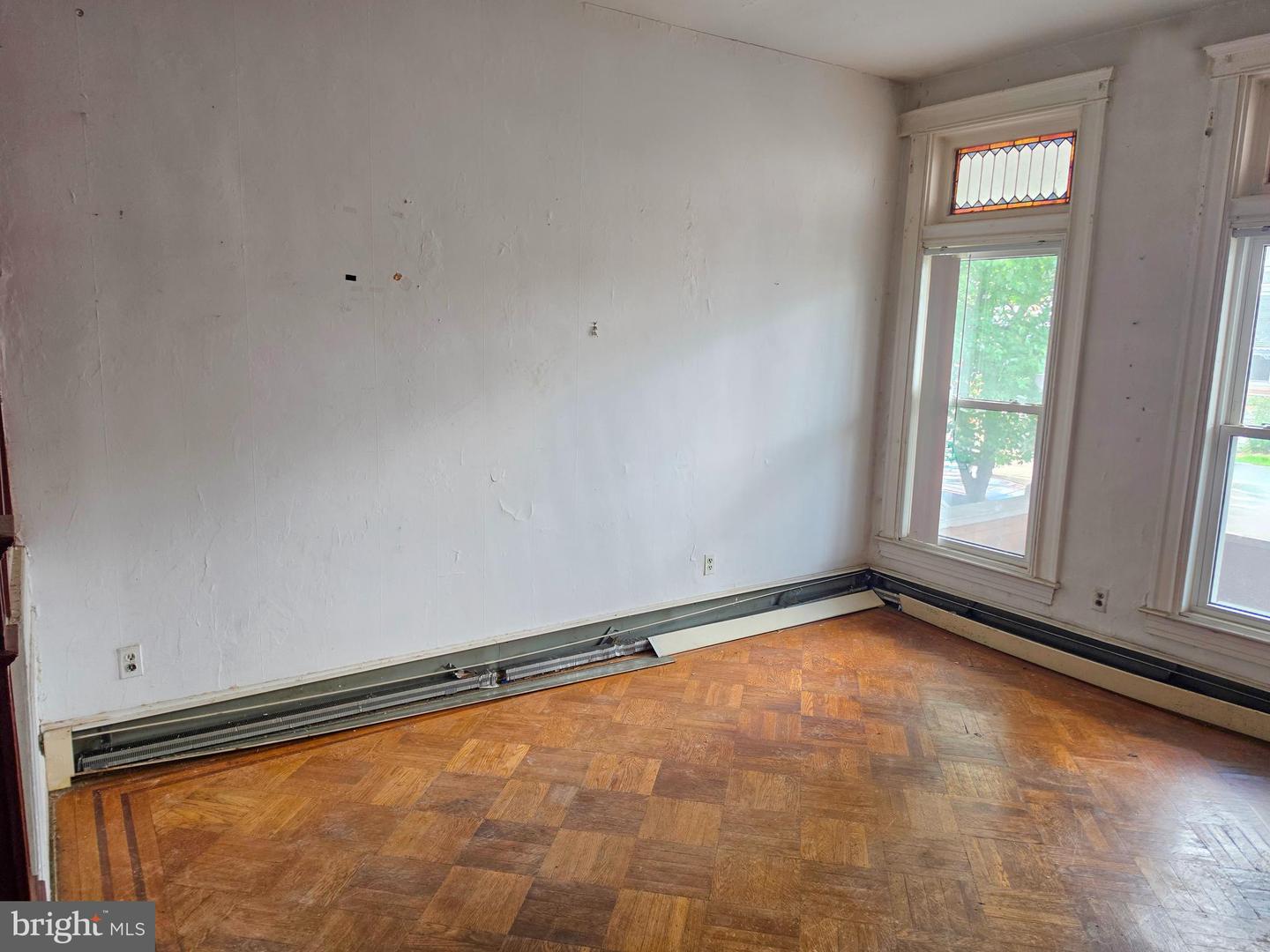 1622 Ruxton Ave Property Photo 4