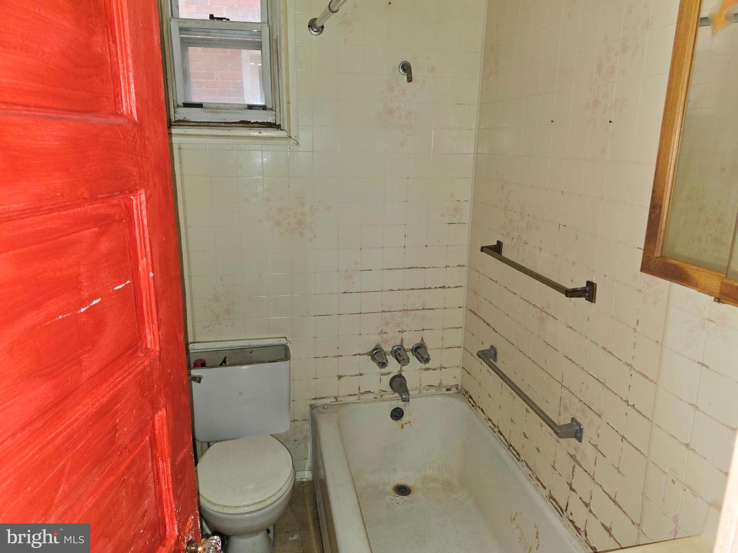 1622 Ruxton Ave Property Photo 9