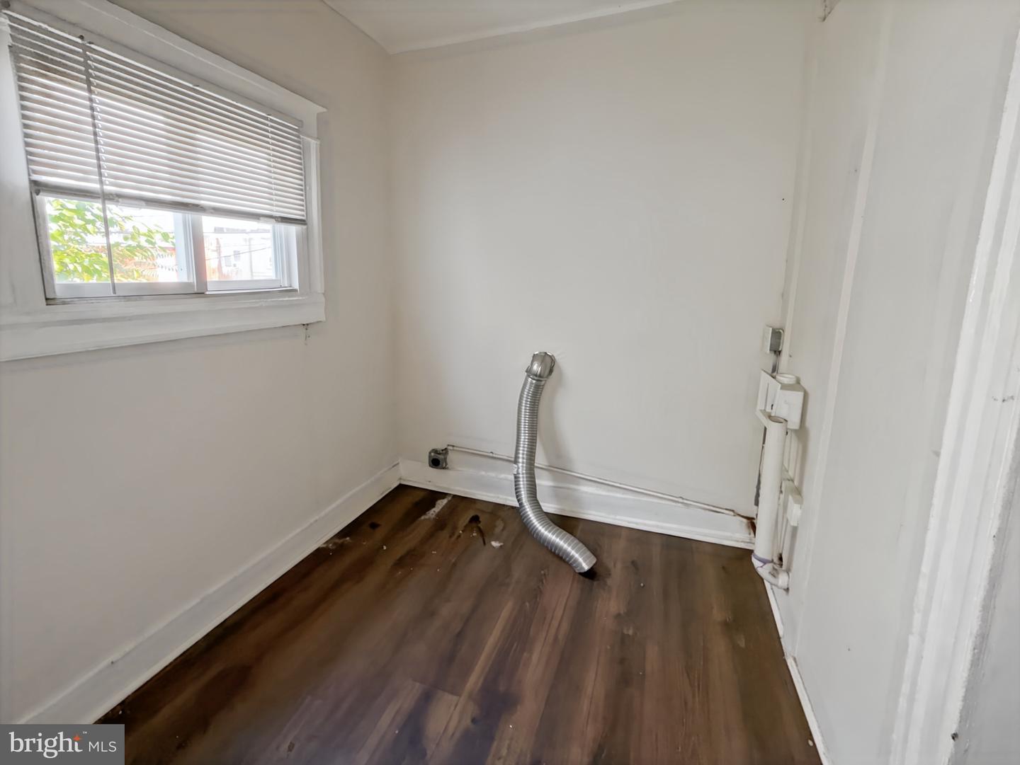 411 N Edgewood St Property Photo 11