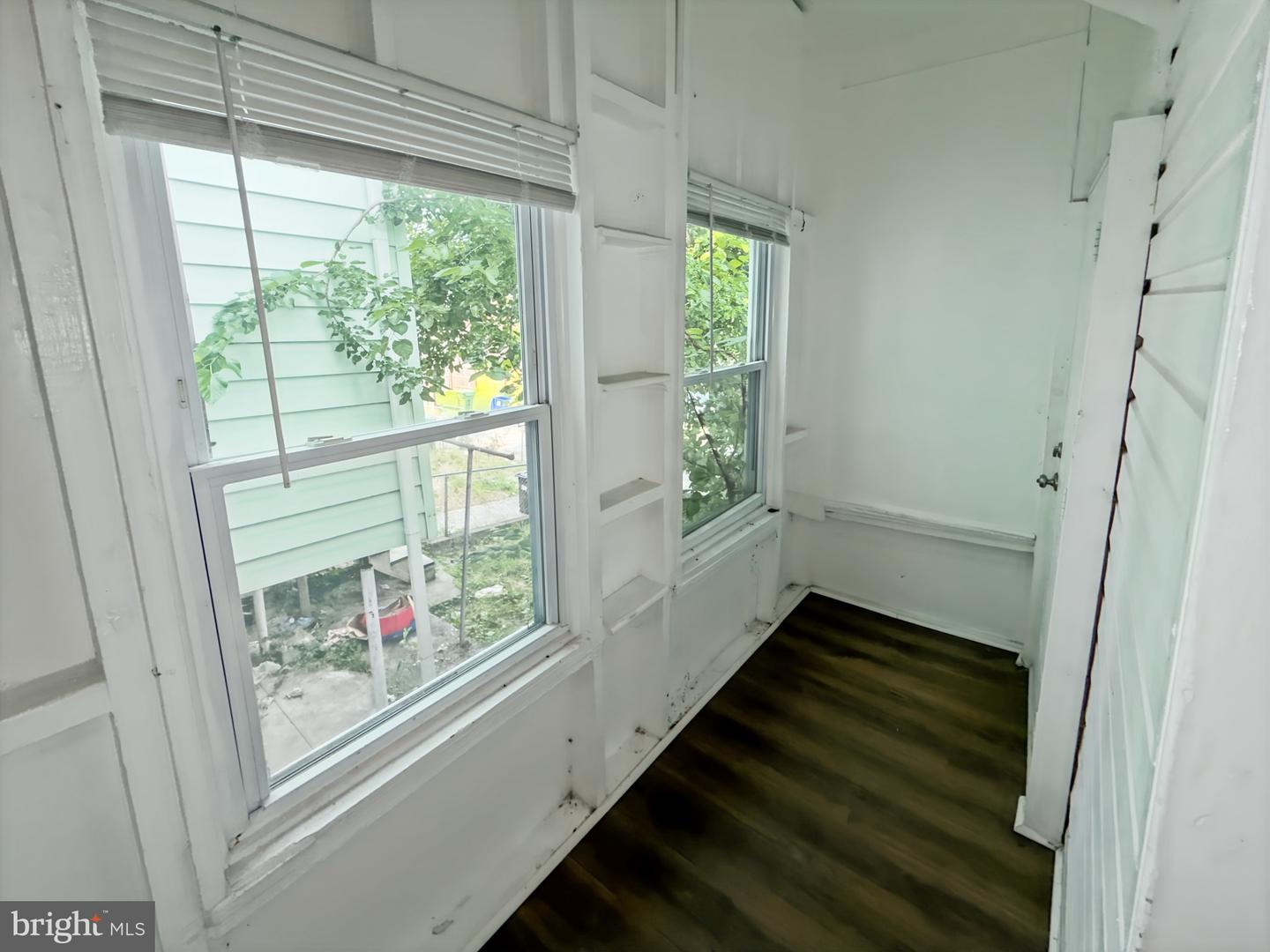 411 N Edgewood St Property Photo 12