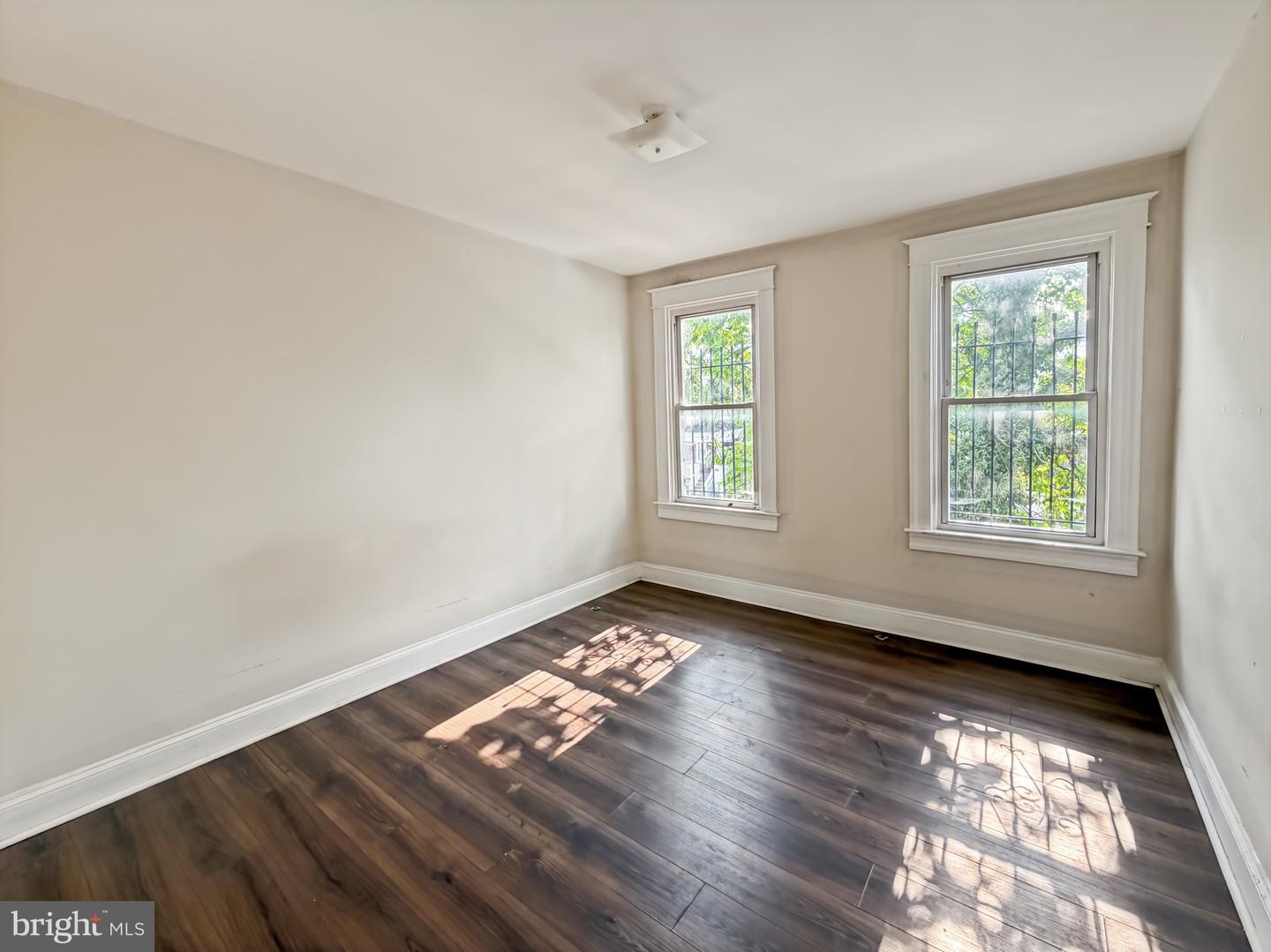 411 N Edgewood St Property Photo 15