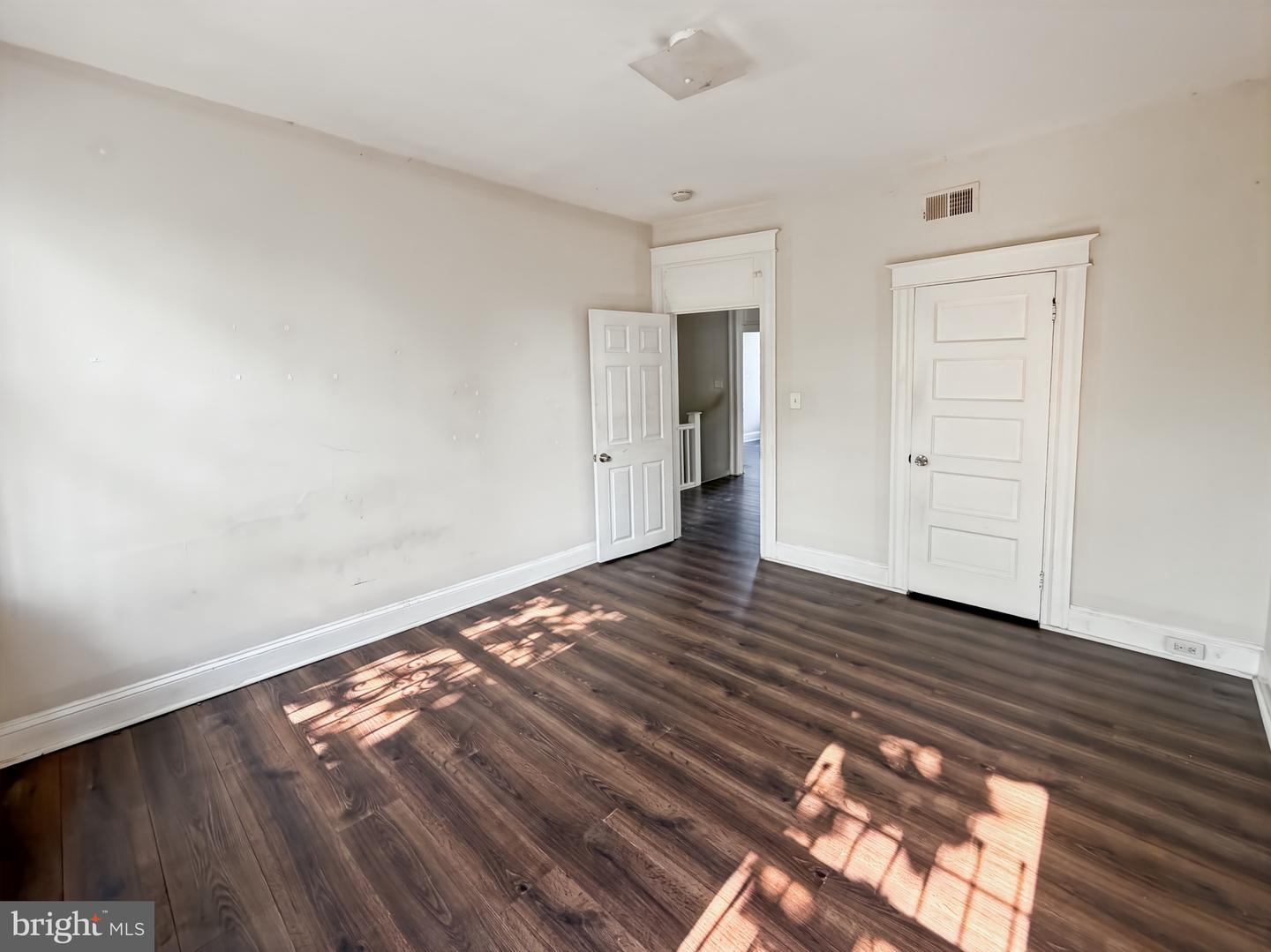 411 N Edgewood St Property Photo 16