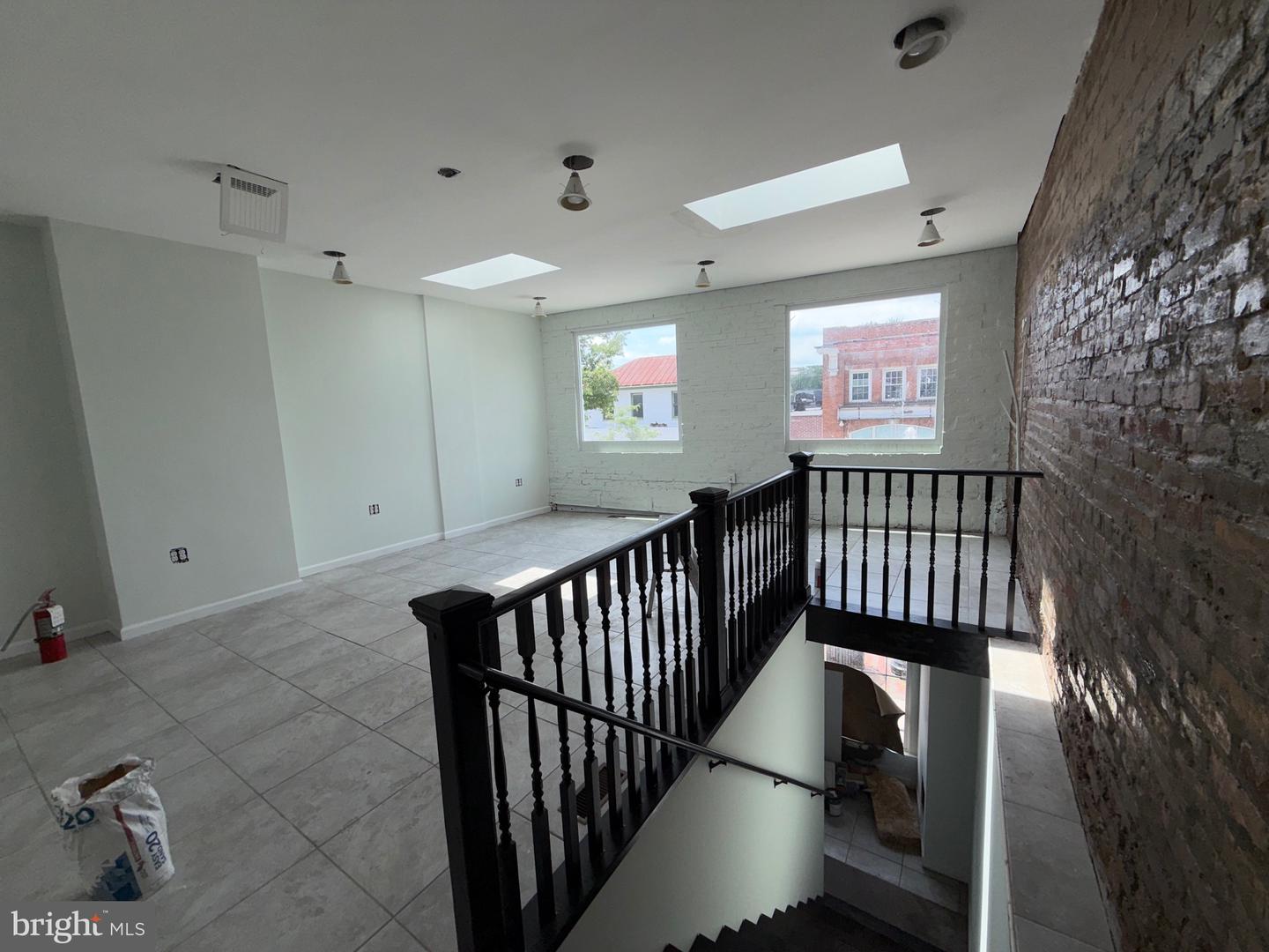 3347 Greenmount Ave Property Photo 10