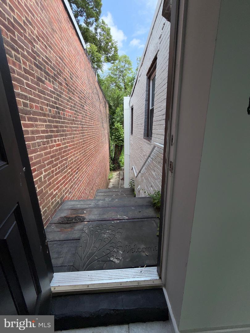 3347 Greenmount Ave Property Photo 24