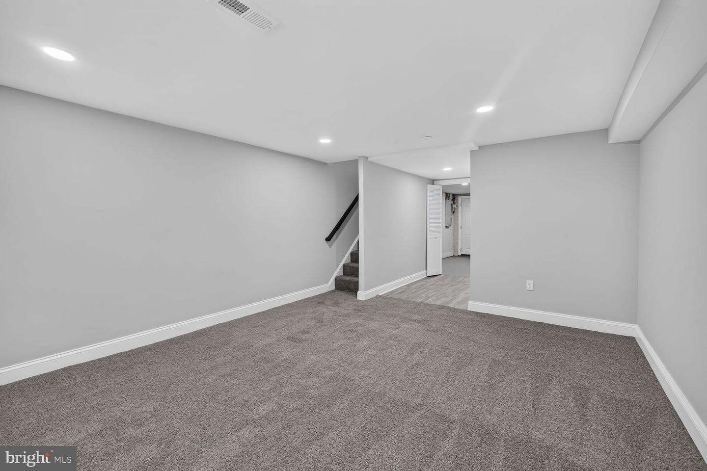 2605 E Hoffman St Property Photo 22