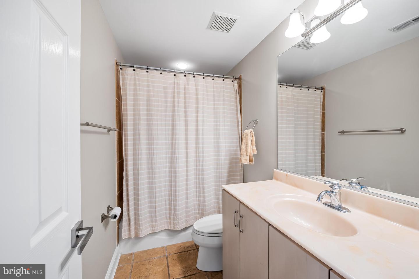 2323 Boston St #4 Property Photo 8