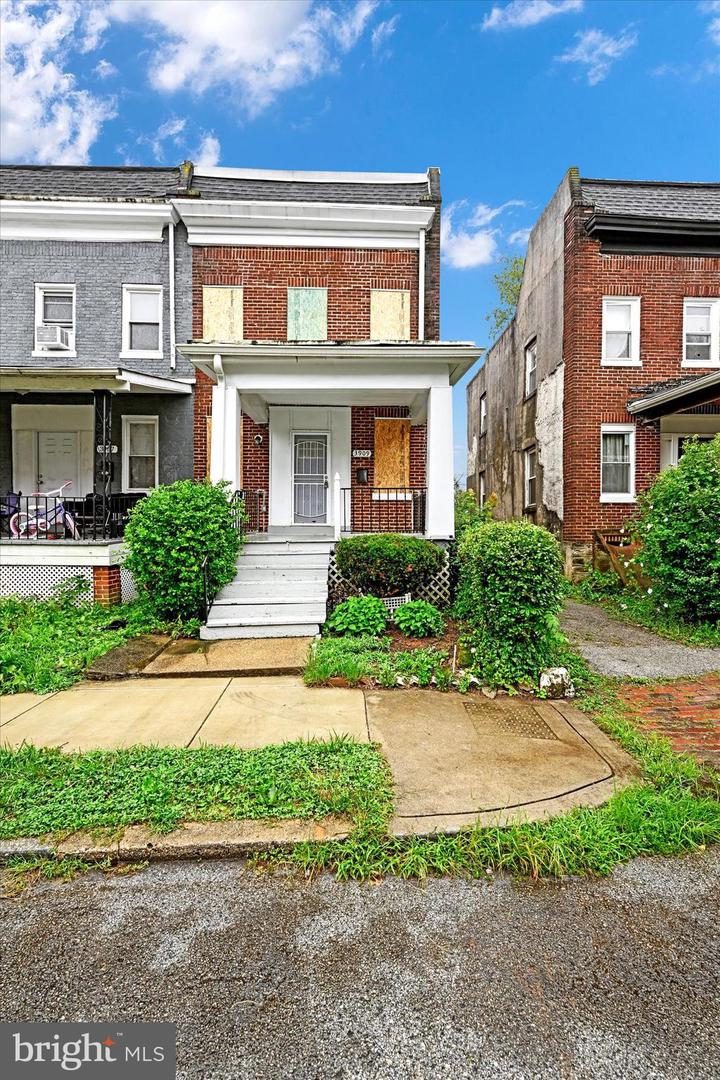 3909 Ridgewood Ave Property Photo 3