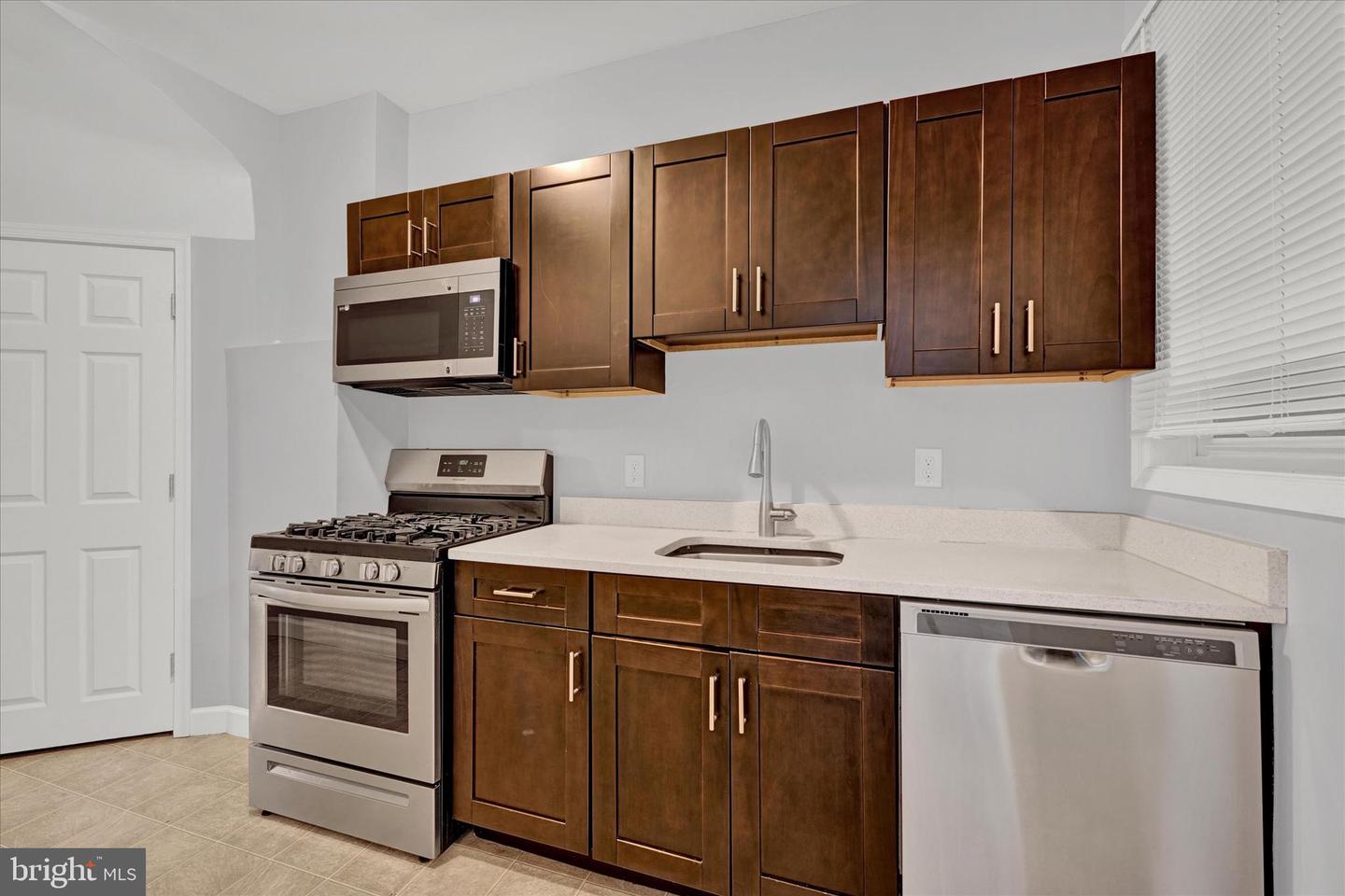 3909 Ridgewood Ave Property Photo 4