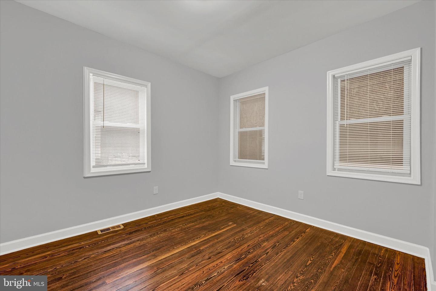 3909 Ridgewood Ave Property Photo 13
