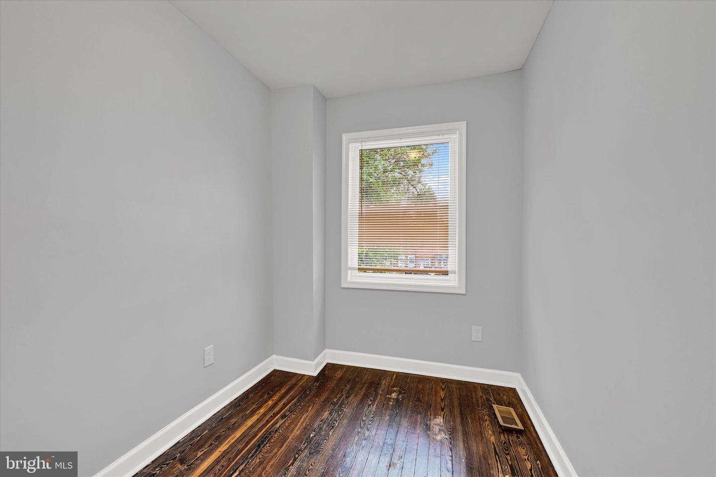 3909 Ridgewood Ave Property Photo 16