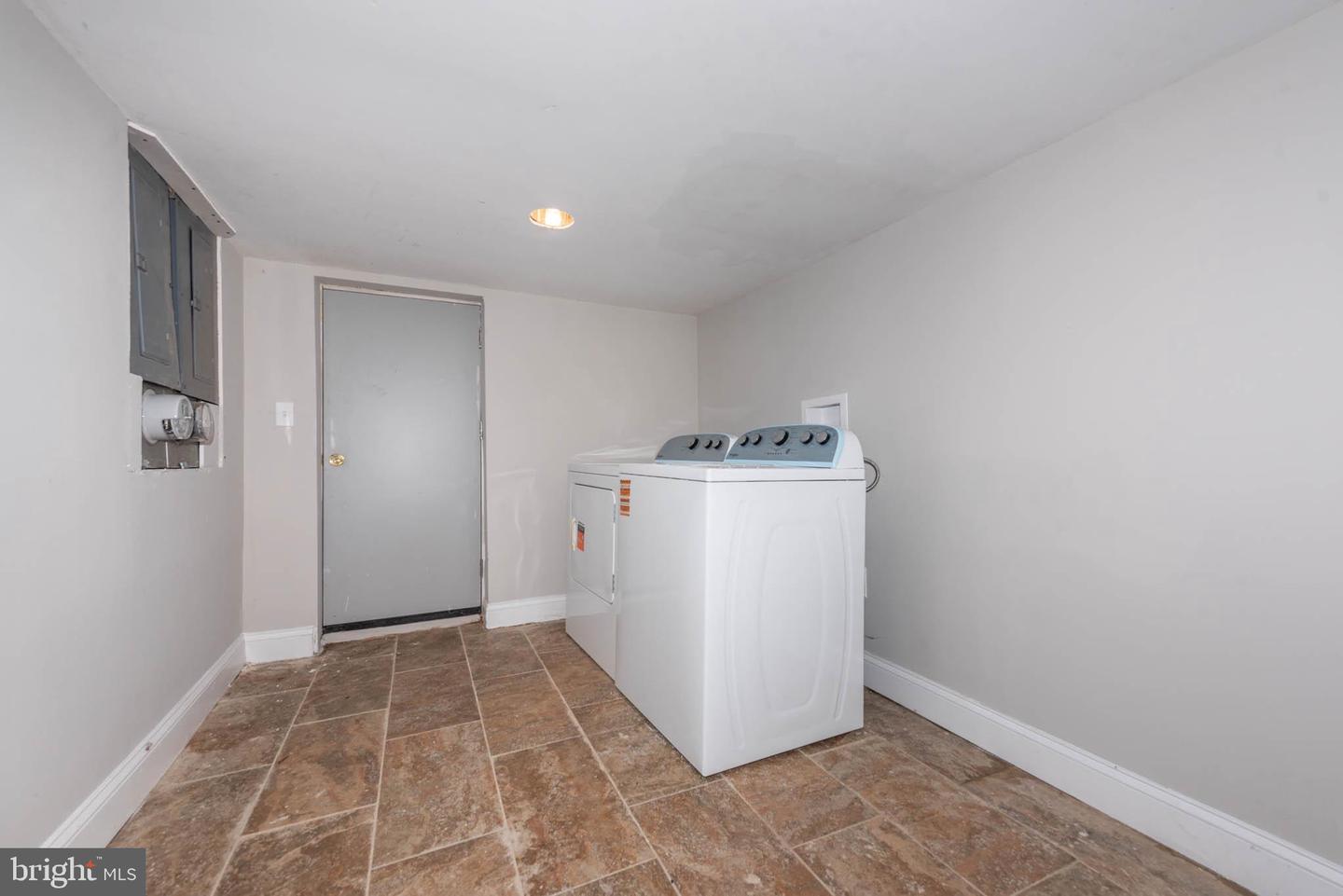3300 Hamilton Ave Property Photo 17
