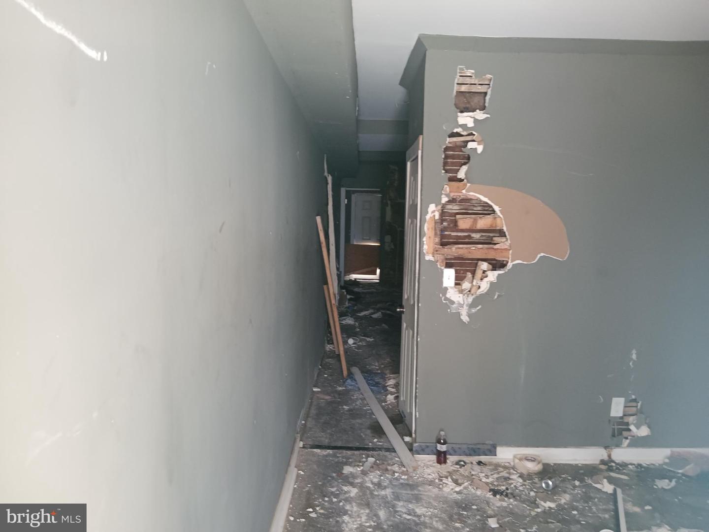 2103 Wilhelm St Property Photo 2