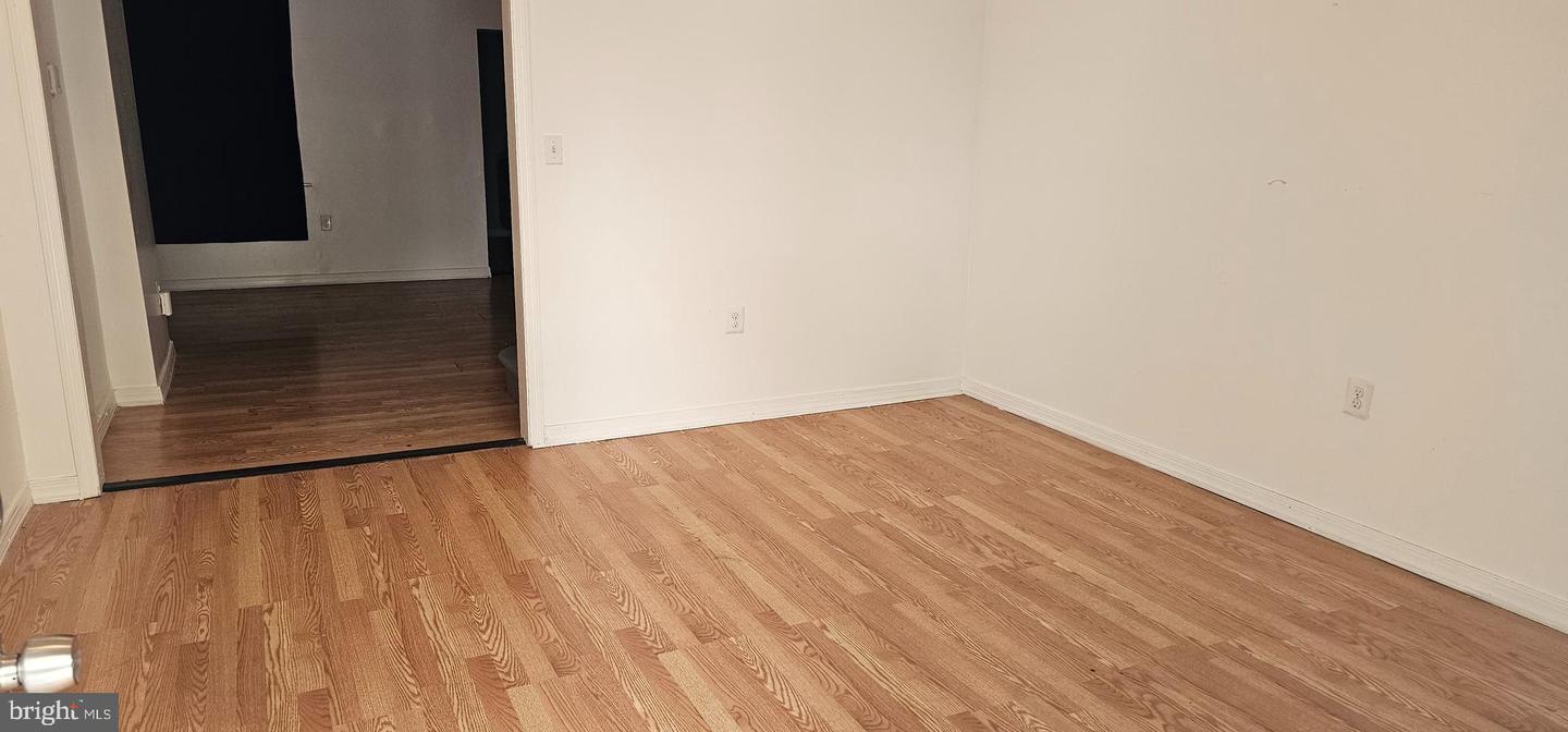 2548 Oswego Ave Property Photo 3