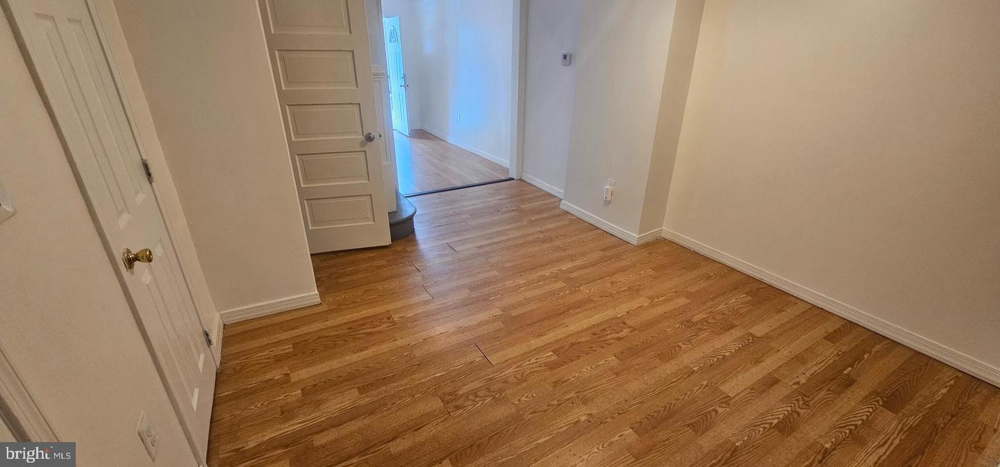 2548 Oswego Ave Property Photo 5